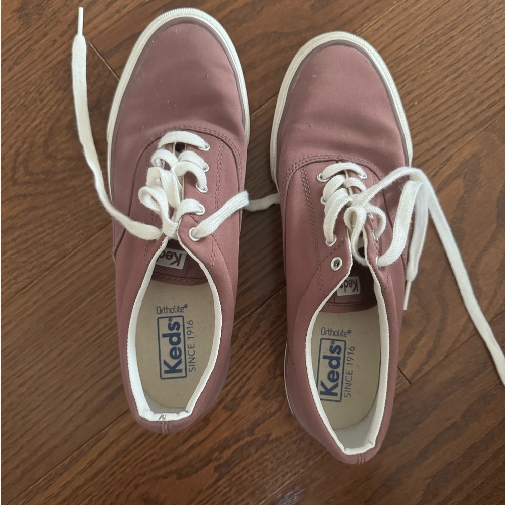 Keds Size 7 Dusty Pink Low-Top Canvas Sneakers with White Trim - Like New